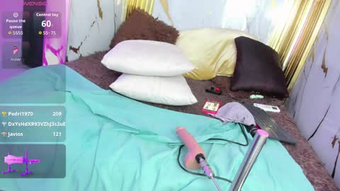 charlotte__milf online show from April 12, 2026, 9:14 am