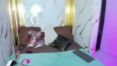 Snapshot of charlotte__milf chatting on July 17, 2026, 7:52 pm charlotte__milf online show from July 17, 2026, 7:52 pm