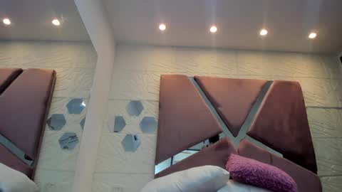 Charlotte Icee online show from December 24, 2024, 7:44 pm