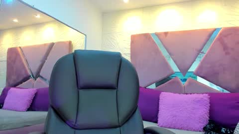 Charlotte Icee online show from September 19, 2025, 5:24 pm