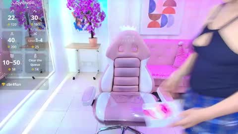 charlotte_milleers online show from January 7, 2026, 3:53 am