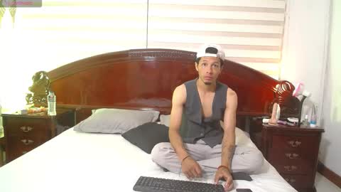 Charlotte   online show from December 4, 2025, 9:12 pm