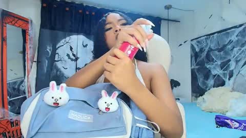 charlotte_walker1 online show from October 27, 2025, 5:00 am