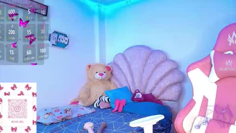 charlotte_walker1 online show from January 7, 2026, 1:52 am