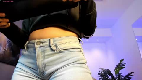 Snapshot of charlotte_whitee1 chatting on April 26, 2026, 12:14 pm Charlotte Everyday From 0700 to 1300 Col Time online show from April 26, 2026, 12:14 pm