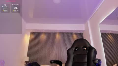 Snapshot of charlotte_whitee1 chatting on May 4, 2026, 12:34 pm Charlotte Everyday From 0700 to 1300 Col Time online show from May 4, 2026, 12:34 pm