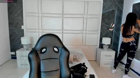 Snapshot of charlotte_whitee1 chatting on May 19, 2026, 11:27 am Charlotte Everyday From 0700 to 1300 Col Time online show from May 19, 2026, 11:27 am
