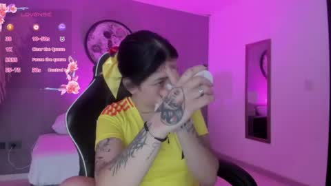 Charlottee online show from June 18, 2026, 1:39 am