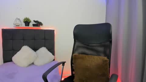 Charlotte online show from March 2, 2025, 11:42 pm