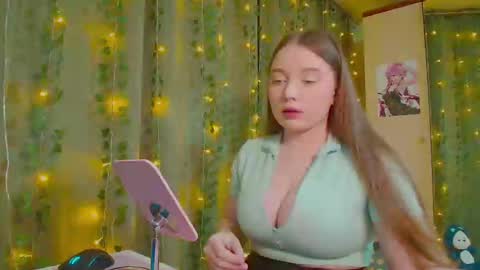 Kira online show from February 16, 2025, 2:43 pm