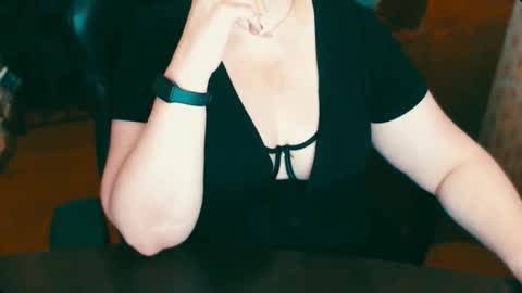 CharlotteXTasty online show from December 4, 2025, 11:30 am