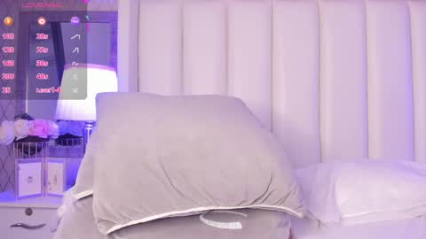 Snapshot of charlottreid chatting on February 18, 2025, 5:42 pm Charlot Treid online show from February 18, 2025, 5:42 pm