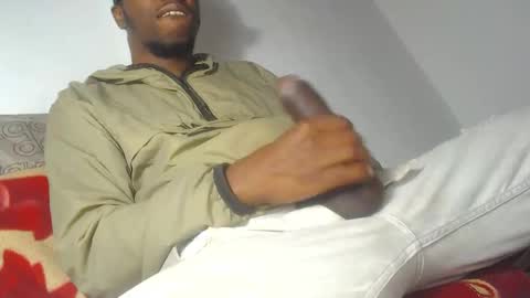 Snapshot of charly_vergonti_ chatting on October 12, 2025, 2:10 am charly_vergonti_ online show from October 12, 2025, 2:10 am