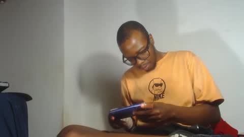 Snapshot of charly_vergonti_ chatting on December 2, 2025, 1:33 am charly_vergonti_ online show from December 2, 2025, 1:33 am