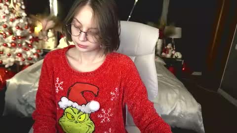 Snapshot of charlywines chatting on December 15, 2025, 8:02 pm charlywines online show from December 15, 2025, 8:02 pm