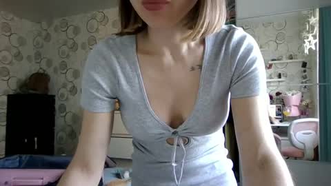 charming__chick online show from May 23, 2026, 2:43 pm