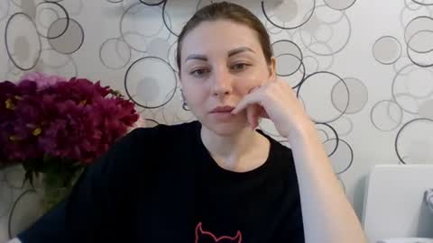 Snapshot of charming__chick chatting on June 13, 2026, 4:16 pm charming__chick online show from June 13, 2026, 4:16 pm