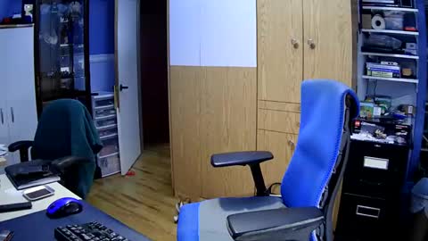 wanaBeYourToy online show from December 4, 2024, 7:01 pm