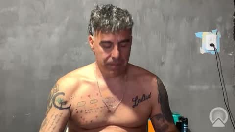 chato012 online show from November 6, 2025, 7:04 pm