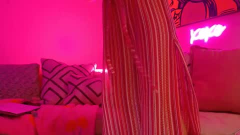 Snapshot of chaturhoe chatting on September 15, 2025, 5:40 am Rockhard Cockstar N Roxynyes online show from September 15, 2025, 5:40 am