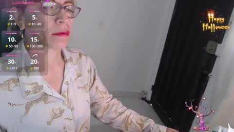 CHAYLA VICTORIA RUIZ  online show from November 7, 2025, 11:54 am