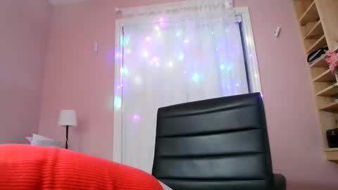 Snapshot of chealsiek chatting on April 15, 2026, 9:37 pm chealsiek online show from April 15, 2026, 9:37 pm