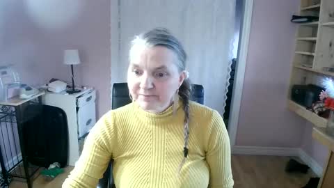 Snapshot of chealsiek chatting on April 18, 2026, 10:32 pm chealsiek online show from April 18, 2026, 10:32 pm