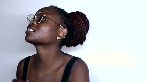 Snapshot of cheeky_charms chatting on September 26, 2025, 7:18 pm cheeky_charms online show from September 26, 2025, 7:18 pm