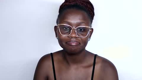 Snapshot of cheeky_charms chatting on September 28, 2025, 5:29 pm cheeky_charms online show from September 28, 2025, 5:29 pm