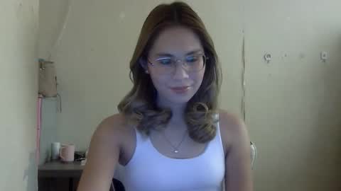 chelly4u69 online show from October 27, 2025, 3:32 am
