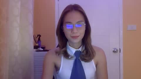 chelly4u69 online show from November 29, 2025, 3:53 am