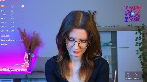 Mona online show from December 6, 2024, 3:22 pm