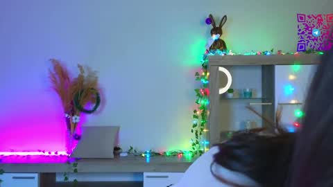 Mona online show from December 14, 2024, 6:09 pm