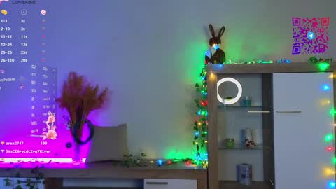 Mona online show from January 10, 2025, 6:06 pm