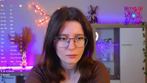 Mona online show from March 4, 2025, 6:18 pm