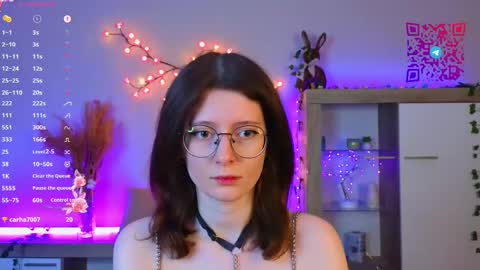 Mona online show from March 5, 2025, 3:18 pm