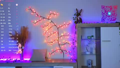 Mona online show from March 9, 2025, 3:05 pm