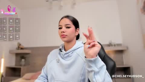 chelsey_hudson online show from November 20, 2025, 11:43 am