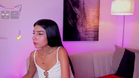 Chelsy online show from November 22, 2025, 4:00 am