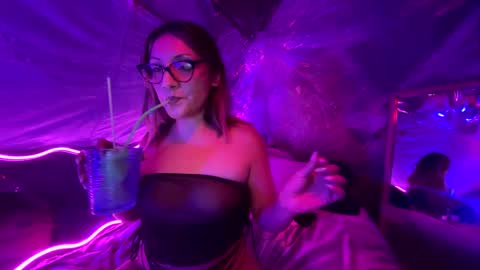 Snapshot of cherrieamaretto chatting on September 10, 2025, 2:39 pm cherrieamaretto online show from September 10, 2025, 2:39 pm
