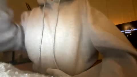 Snapshot of cherrieamaretto chatting on January 6, 2026, 3:21 am cherrieamaretto online show from January 6, 2026, 3:21 am