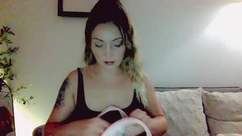 Snapshot of cherrieamaretto chatting on May 30, 2026, 10:56 am cherrieamaretto online show from May 30, 2026, 10:56 am
