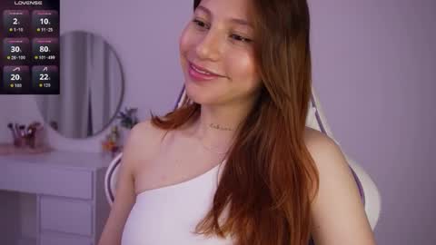 Holly online show from October 19, 2025, 1:45 pm