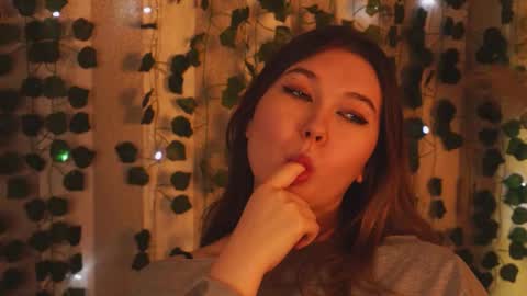 Snapshot of cherry_cheeky_juice chatting on November 13, 2025, 4:50 pm Di online show from November 13, 2025, 4:50 pm