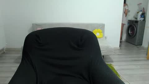 Sherry online show from September 15, 2025, 2:11 am