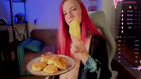 Roxy online show from November 14, 2025, 9:46 pm