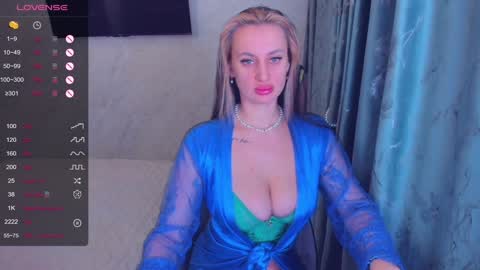 cherry_starrr online show from January 12, 2025, 7:00 am