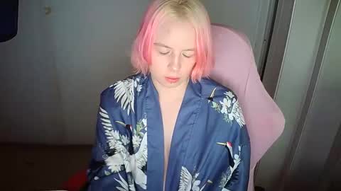 cherrybaby_0 online show from May 25, 2026, 9:21 pm