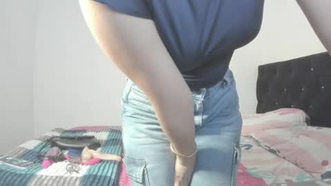cherryblossom_23 online show from May 7, 2026, 1:00 am