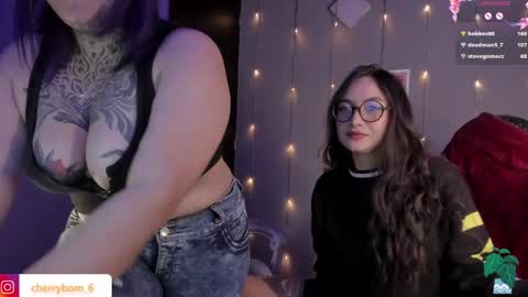  dayis independent model  online show from January 28, 2025, 8:47 am